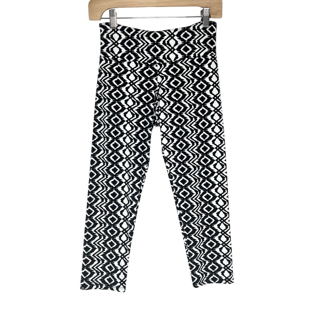 Onzie Crop Legging Women Small / Medium Ikat Print Black White Yoga Gym Athletic